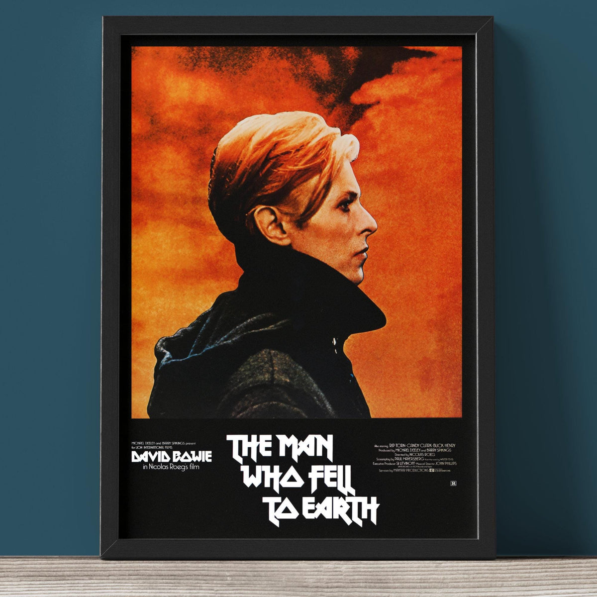 David Bowie - the Man Who Fell To Earth Film Poster - Framed Print